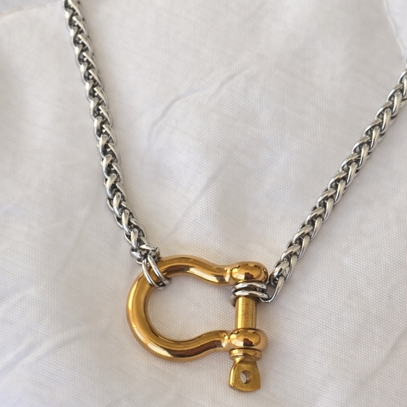 Equestrian Shackle Necklace Gold Silver Chain ๐ - Picture 5 of 7